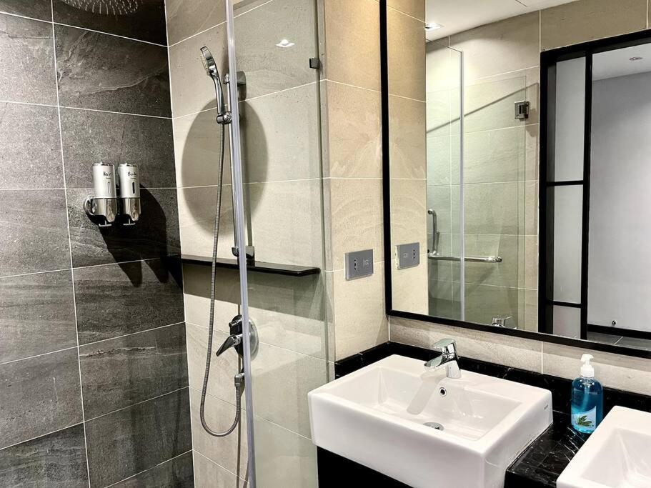 #23 Kl Towel View Twin Bed Suites @ Infinity Pool Kuala Lumpur Buitenkant foto